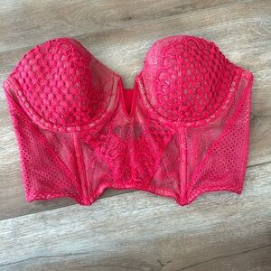 NEW: Victoria’s Secret lace strapless brunette